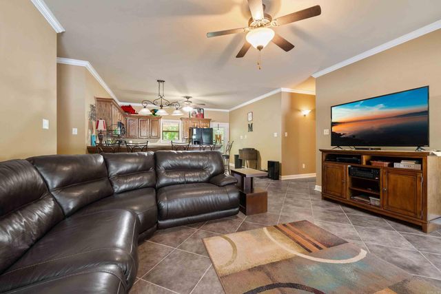 60 Highland Rd, Tumbling Shoals, AR 72581