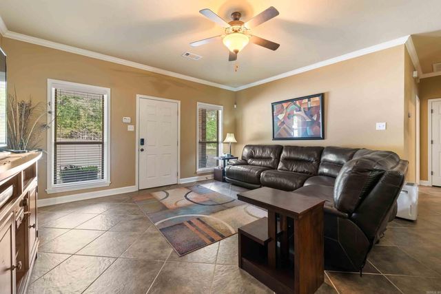 60 Highland Rd, Tumbling Shoals, AR 72581