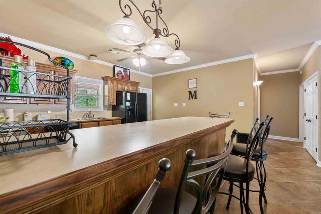 60 Highland Rd, Tumbling Shoals, AR 72581