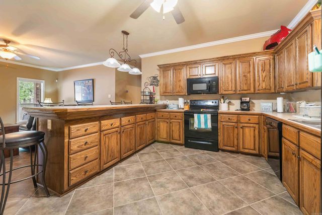 60 Highland Rd, Tumbling Shoals, AR 72581