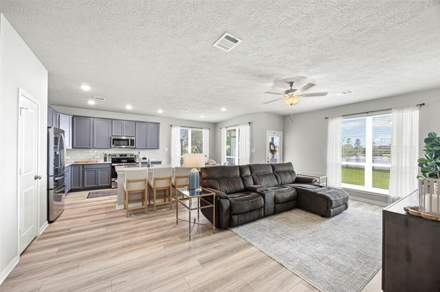 383 Shoreview Drive, Conroe, TX 77303