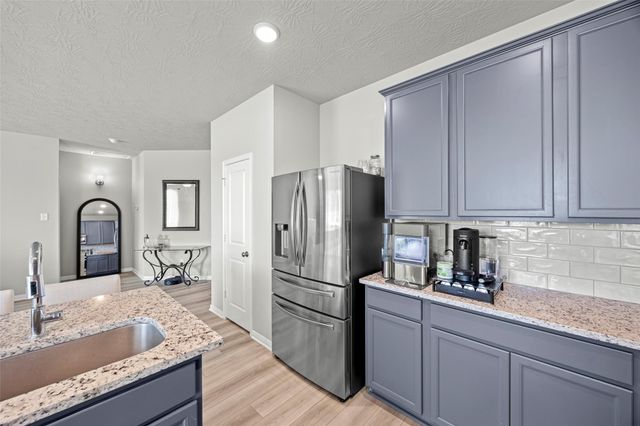 383 Shoreview Drive, Conroe, TX 77303
