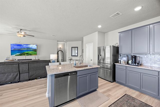 383 Shoreview Drive, Conroe, TX 77303