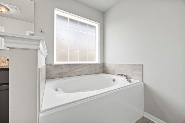 383 Shoreview Drive, Conroe, TX 77303