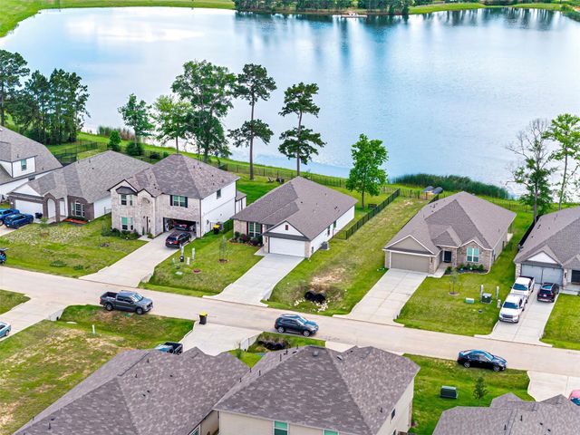 383 Shoreview Drive, Conroe, TX 77303