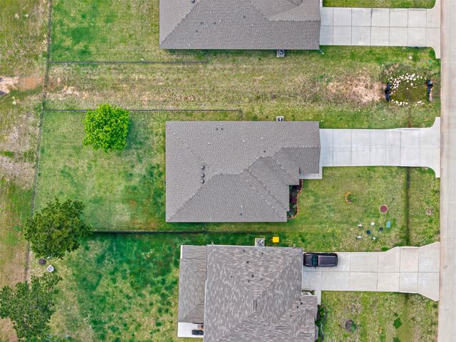383 Shoreview Drive, Conroe, TX 77303