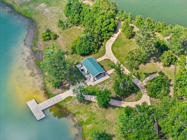 383 Shoreview Drive, Conroe, TX 77303