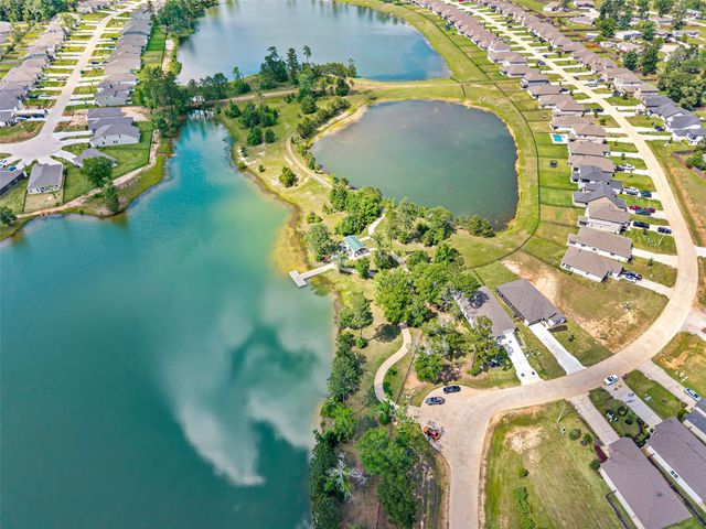 383 Shoreview Drive, Conroe, TX 77303