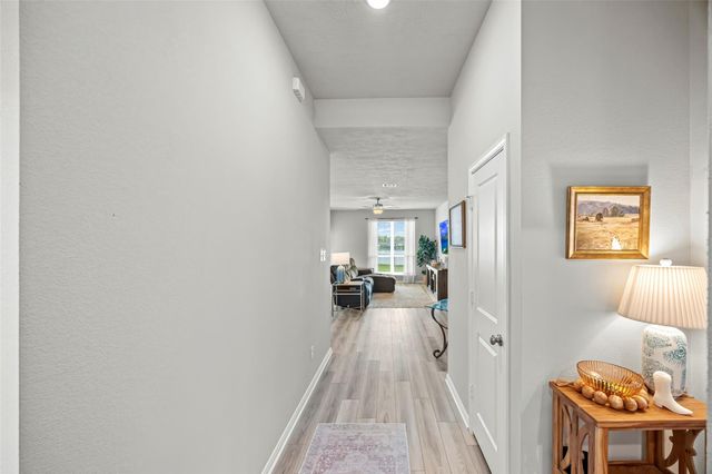 383 Shoreview Drive, Conroe, TX 77303