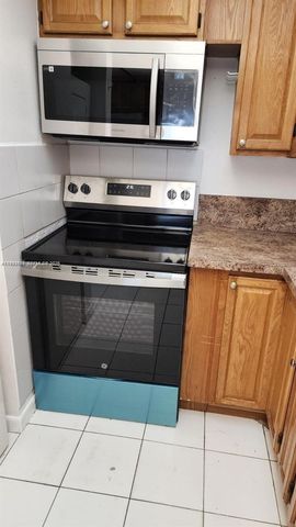 10000 NW 80th Court 2415, Hialeah Gardens, FL 33016