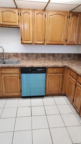 10000 NW 80th Court 2415, Hialeah Gardens, FL 33016