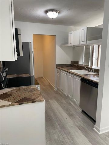 5716 Summit ARCH, Virginia Beach, VA 23462