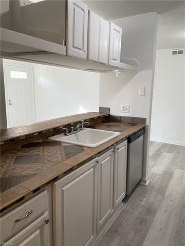 5716 Summit ARCH, Virginia Beach, VA 23462