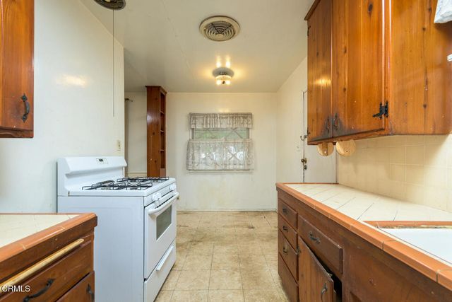 10611 Redmont Avenue, Tujunga, CA 91042