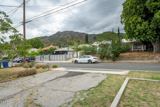 10611 Redmont Avenue, Tujunga, CA 91042