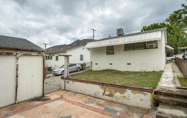 10611 Redmont Avenue, Tujunga, CA 91042