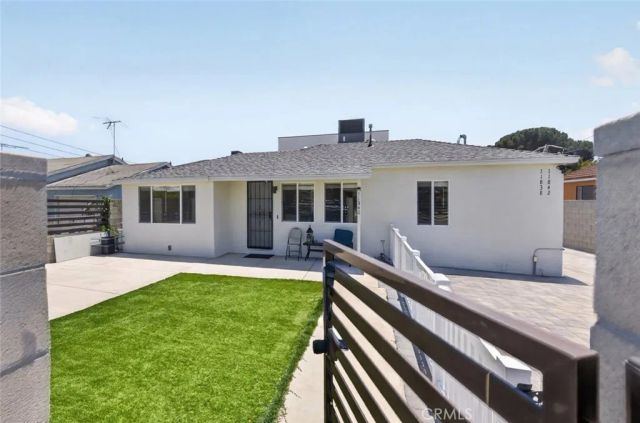 11840 Arminta Street, North Hollywood, CA 91605