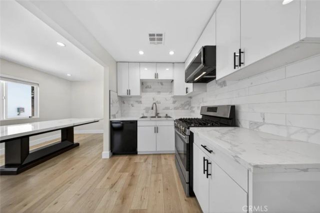 11840 Arminta Street, North Hollywood, CA 91605