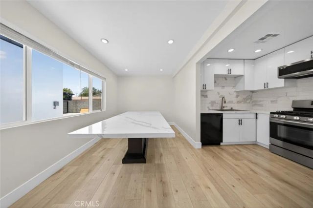 11840 Arminta Street, North Hollywood, CA 91605