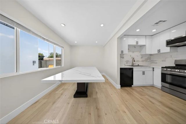 11840 Arminta Street, North Hollywood, CA 91605