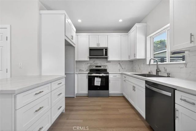 11840 Arminta Street, North Hollywood, CA 91605