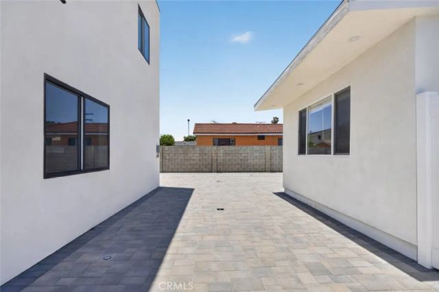 11840 Arminta Street, North Hollywood, CA 91605