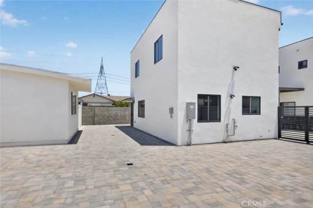 11840 Arminta Street, North Hollywood, CA 91605