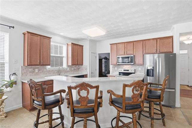 23 Ferncliff DR, Hampton, VA 23669