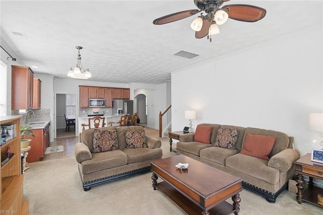 23 Ferncliff DR, Hampton, VA 23669