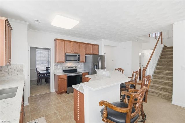 23 Ferncliff DR, Hampton, VA 23669