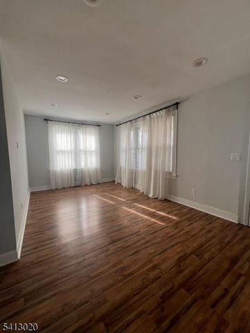 3 Fern St, Roselle Boro, NJ 07203