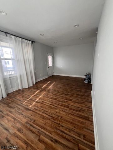 3 Fern St, Roselle Boro, NJ 07203