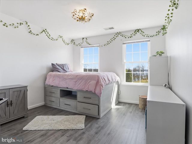 13308 COLCHESTER FERRY PL, Woodbridge, VA 22191