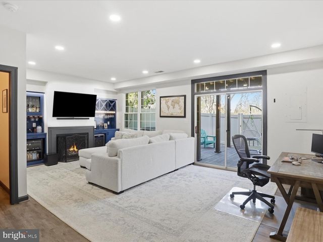 13308 COLCHESTER FERRY PL, Woodbridge, VA 22191