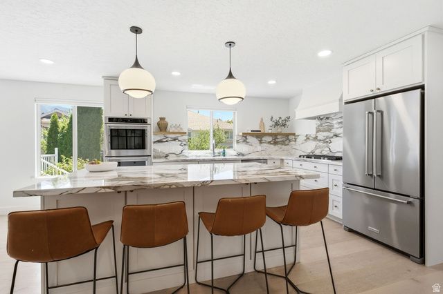 2154 E NEW HORIZON DR, Sandy, UT 84093