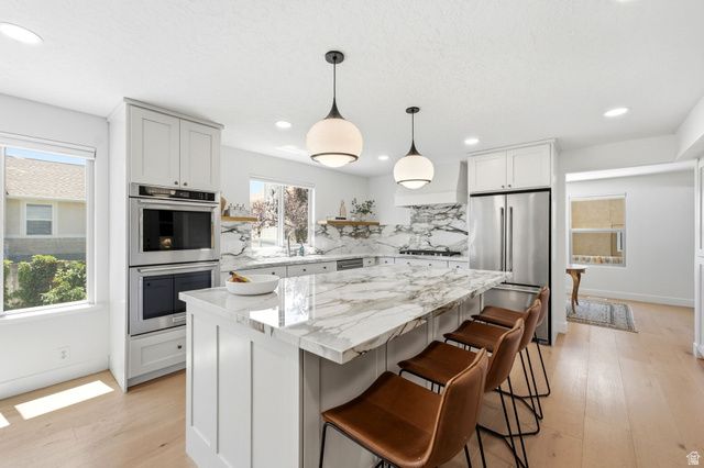 2154 E NEW HORIZON DR, Sandy, UT 84093