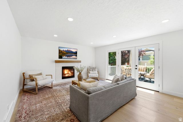 2154 E NEW HORIZON DR, Sandy, UT 84093