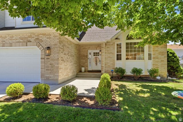 2154 E NEW HORIZON DR, Sandy, UT 84093