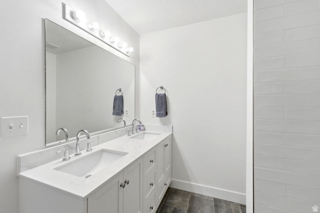 2154 E NEW HORIZON DR, Sandy, UT 84093