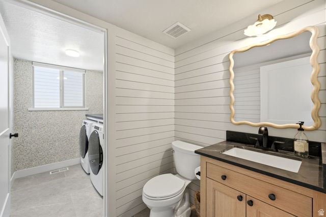 2154 E NEW HORIZON DR, Sandy, UT 84093