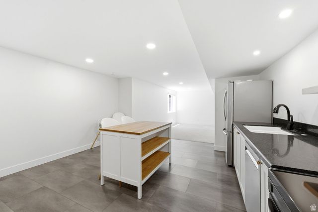 2154 E NEW HORIZON DR, Sandy, UT 84093