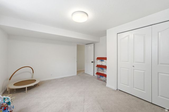 2154 E NEW HORIZON DR, Sandy, UT 84093