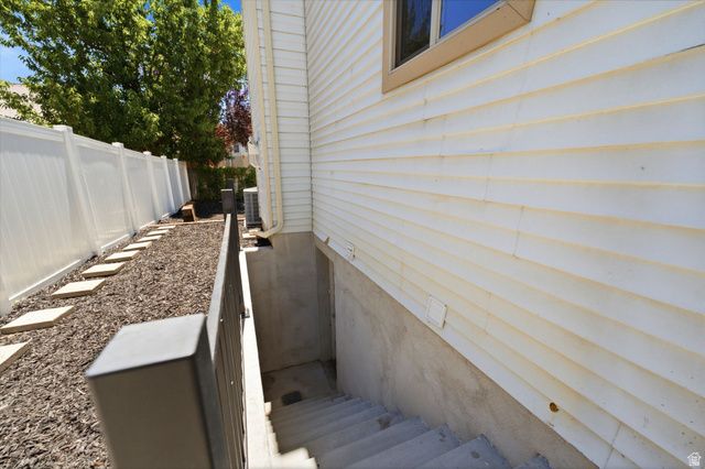2154 E NEW HORIZON DR, Sandy, UT 84093