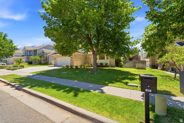 2154 E NEW HORIZON DR, Sandy, UT 84093