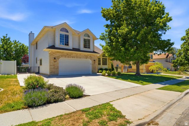 2154 E NEW HORIZON DR, Sandy, UT 84093
