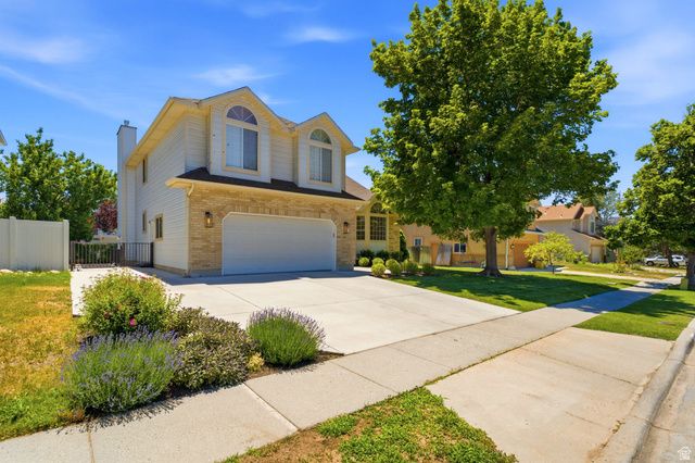 2154 E NEW HORIZON DR, Sandy, UT 84093