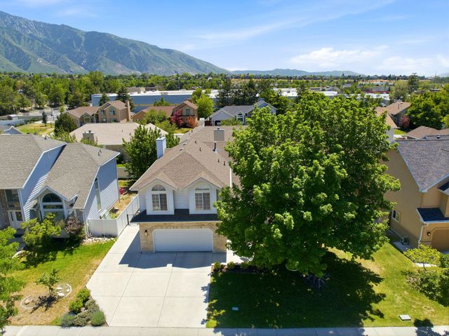 2154 E NEW HORIZON DR, Sandy, UT 84093