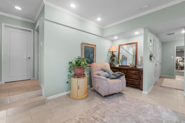 458 Mallard Point, Livingston, TX 77351