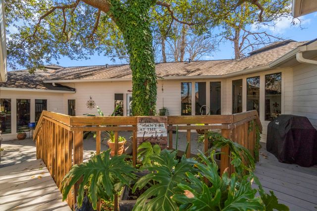 458 Mallard Point, Livingston, TX 77351