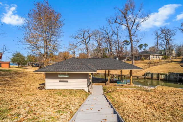 458 Mallard Point, Livingston, TX 77351